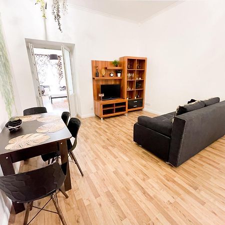 Charming Apartments In The Heart Of Lviv - Valova, Nasypna Str Exterior foto